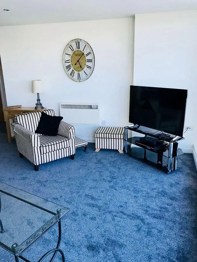 Luxury 2 Bedroom Apartment In Prime City Location Belfast